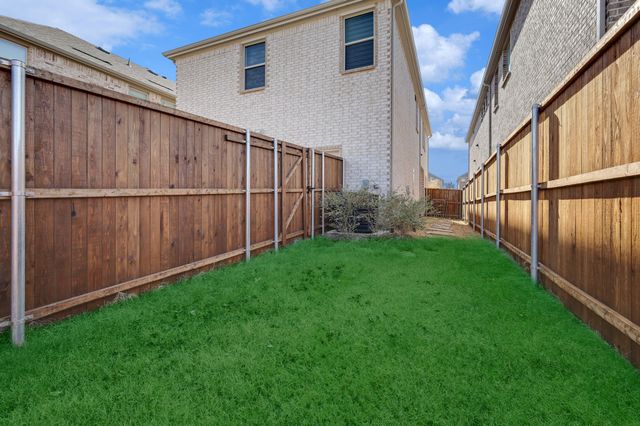 177 Mccartt Drive, Lewisville, TX 75067