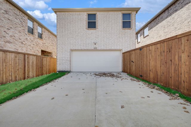 177 Mccartt Drive, Lewisville, TX 75067