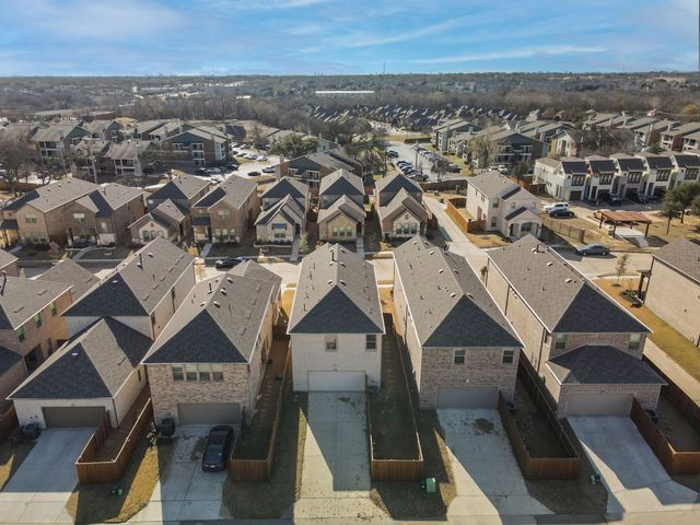 177 Mccartt Drive, Lewisville, TX 75067