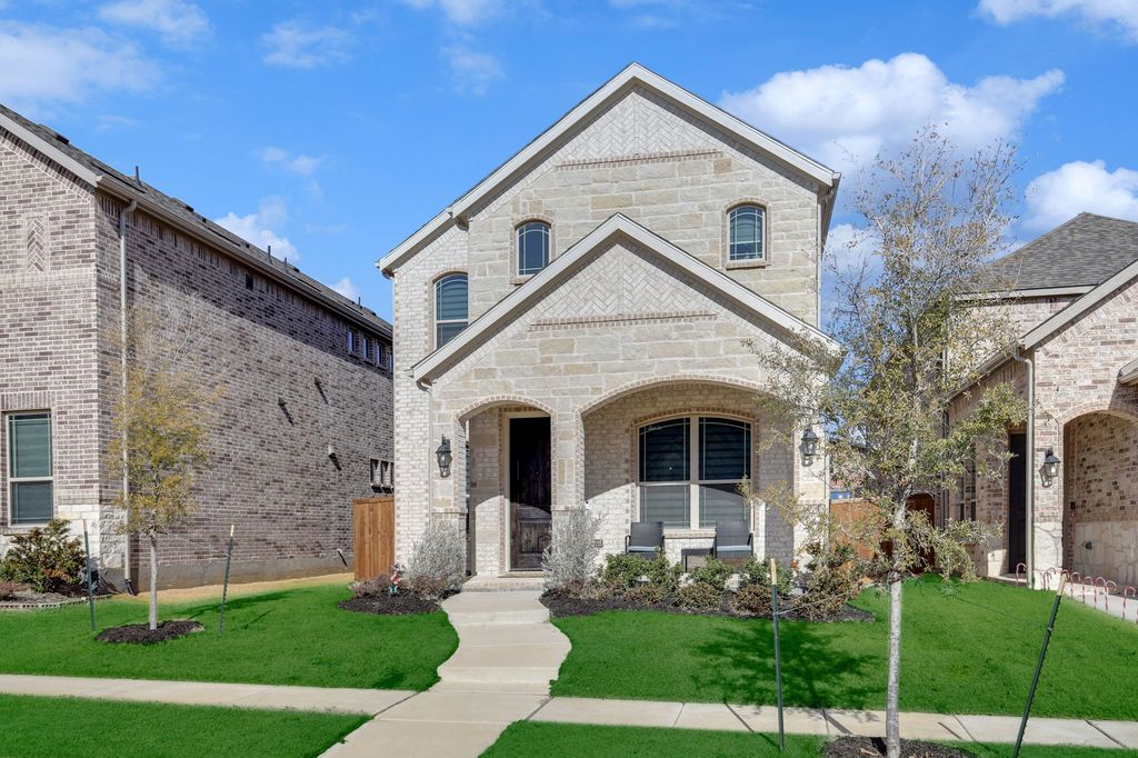 177 Mccartt Drive, Lewisville, TX 75067