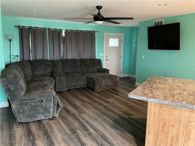 6153 Branch Circle Road, Zanesville, OH 43701