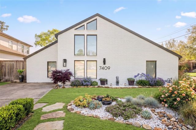 7409 S Rice Avenue, Bellaire, TX 77401