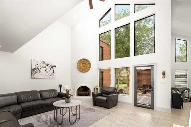 7409 S Rice Avenue, Bellaire, TX 77401