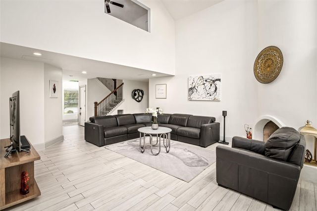 7409 S Rice Avenue, Bellaire, TX 77401