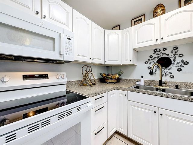 2705 ARC DRIVE, Orlando, FL 32826