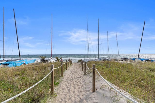 4198 Manor Forest Trail, Boynton Beach, FL 33436