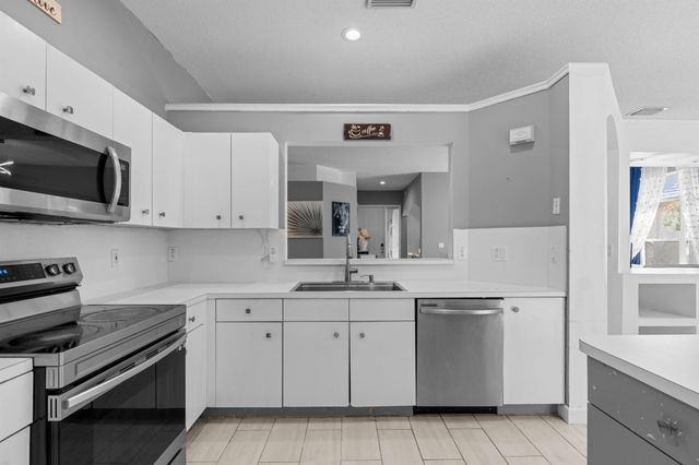 4198 Manor Forest Trail, Boynton Beach, FL 33436