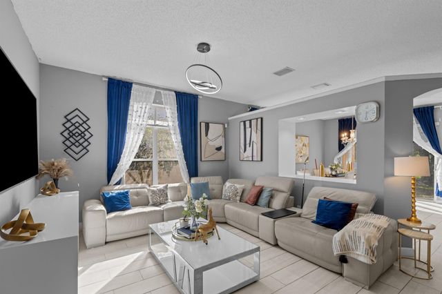 4198 Manor Forest Trail, Boynton Beach, FL 33436