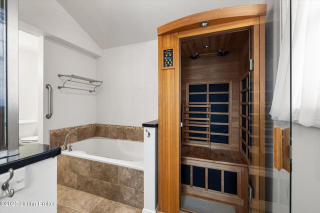 1405 Robertson Ct, Crestwood, KY 40014