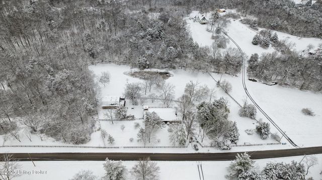 1405 Robertson Ct, Crestwood, KY 40014