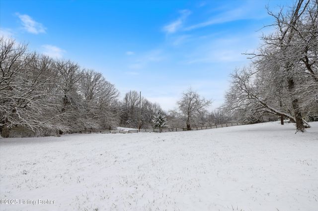 1405 Robertson Ct, Crestwood, KY 40014