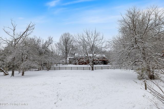 1405 Robertson Ct, Crestwood, KY 40014