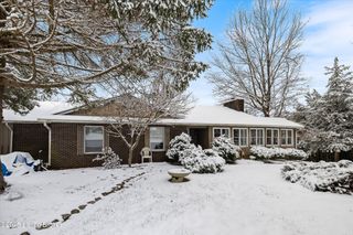 1405 Robertson Ct, Crestwood, KY 40014