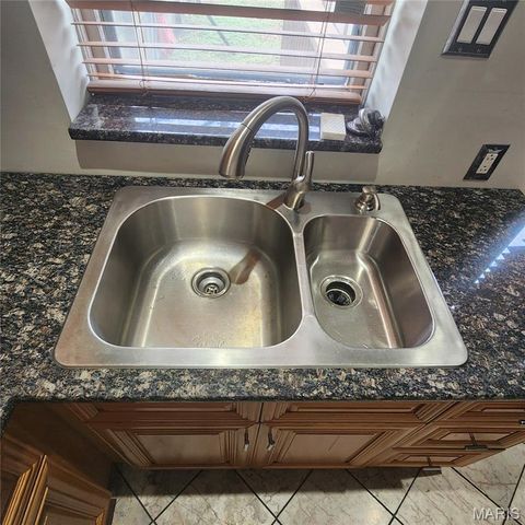 4261 Red Bud Avenue, St Louis, MO 63115