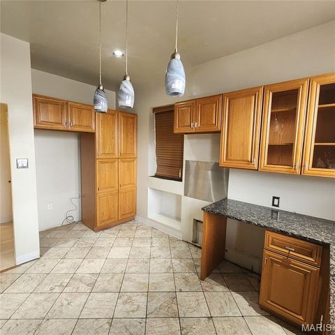 4261 Red Bud Avenue, St Louis, MO 63115