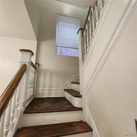 4261 Red Bud Avenue, St Louis, MO 63115