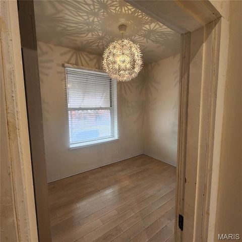 4261 Red Bud Avenue, St Louis, MO 63115