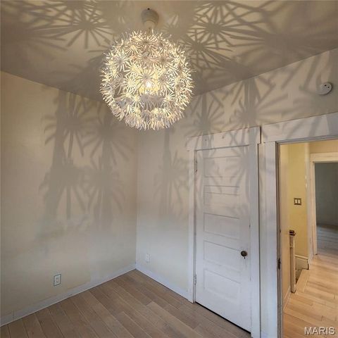 4261 Red Bud Avenue, St Louis, MO 63115