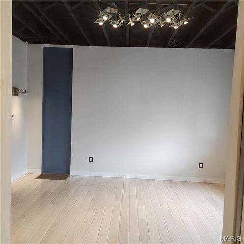 4261 Red Bud Avenue, St Louis, MO 63115