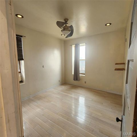 4261 Red Bud Avenue, St Louis, MO 63115