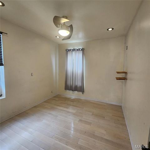 4261 Red Bud Avenue, St Louis, MO 63115