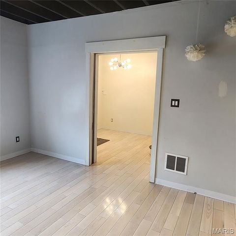 4261 Red Bud Avenue, St Louis, MO 63115