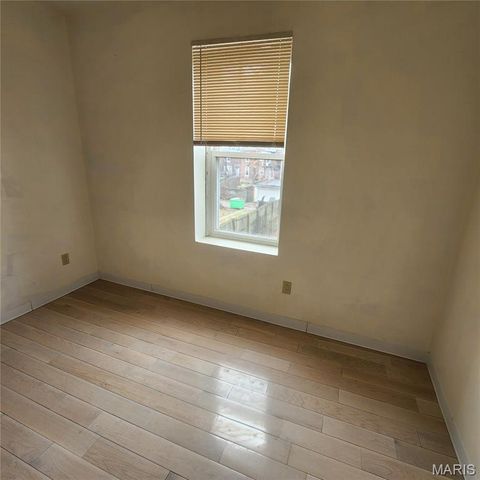 4261 Red Bud Avenue, St Louis, MO 63115