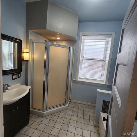 4261 Red Bud Avenue, St Louis, MO 63115