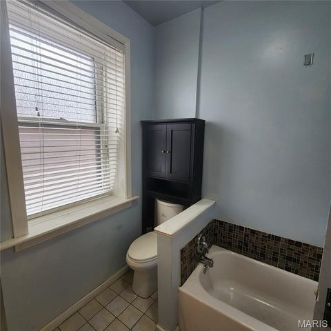 4261 Red Bud Avenue, St Louis, MO 63115