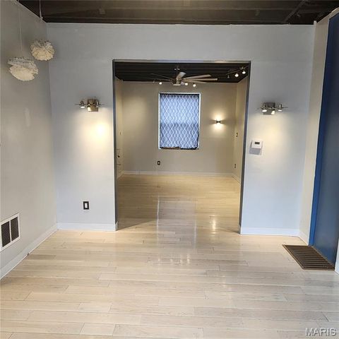 4261 Red Bud Avenue, St Louis, MO 63115