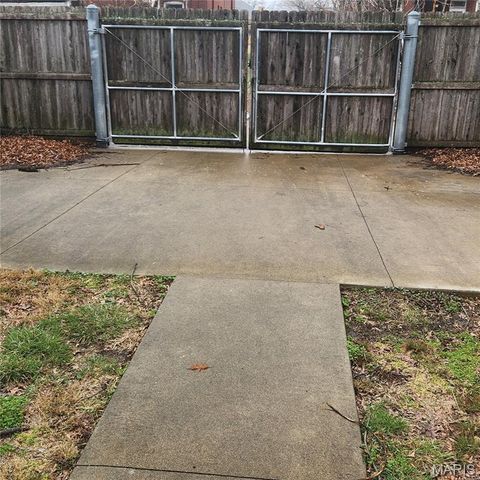 4261 Red Bud Avenue, St Louis, MO 63115