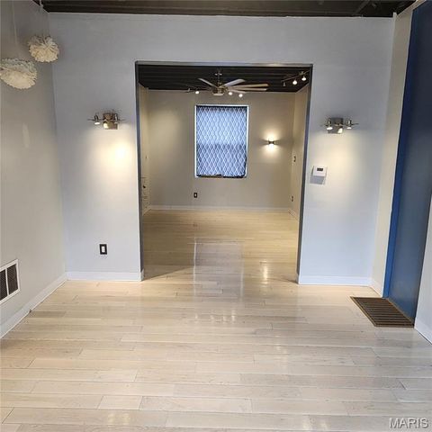 4261 Red Bud Avenue, St Louis, MO 63115