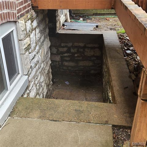 4261 Red Bud Avenue, St Louis, MO 63115