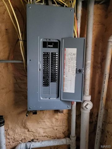 4261 Red Bud Avenue, St Louis, MO 63115