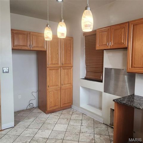 4261 Red Bud Avenue, St Louis, MO 63115