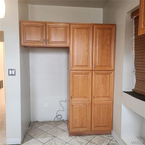 4261 Red Bud Avenue, St Louis, MO 63115