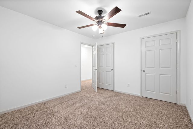 933 Center Rd Apt C, Clarksville, TN 37042