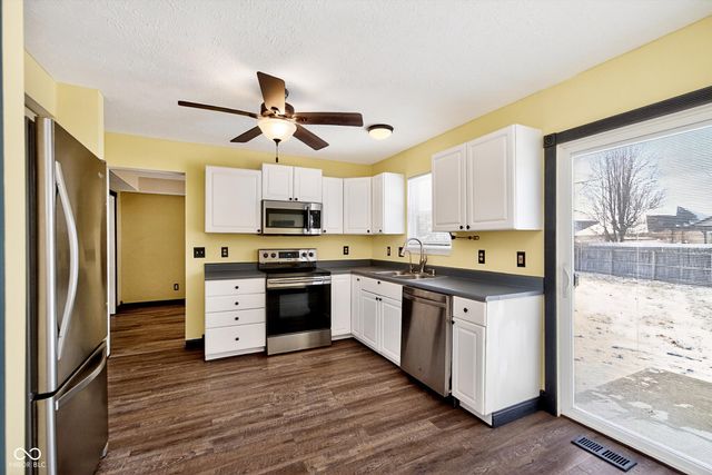 2114 Hannah Court, Lebanon, IN 46052