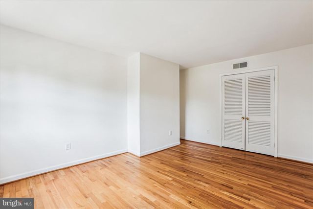 6334 GOLF COURSE SQ, Alexandria, VA 22307