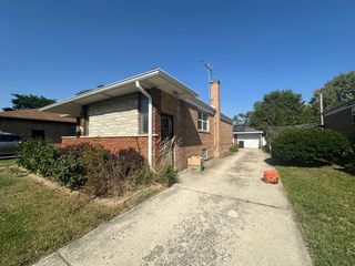 930 E 161 Place, South Holland, IL 60473