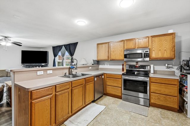 214 Hawthorne Court, Ponder, TX 76259