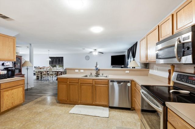 214 Hawthorne Court, Ponder, TX 76259