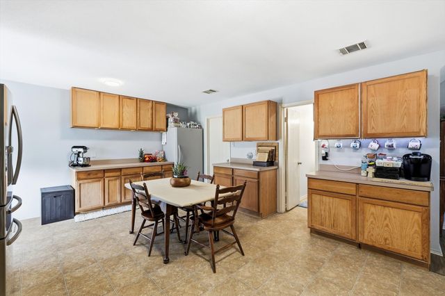 214 Hawthorne Court, Ponder, TX 76259