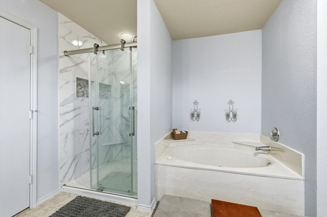 214 Hawthorne Court, Ponder, TX 76259