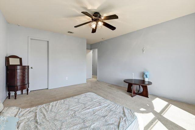 214 Hawthorne Court, Ponder, TX 76259