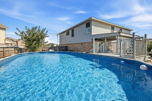 214 Hawthorne Court, Ponder, TX 76259