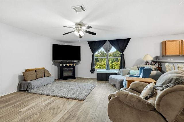 214 Hawthorne Court, Ponder, TX 76259