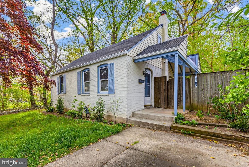 Image 3 of property listing at 1103 CRAWFORD DR, Rockville, MD 20851