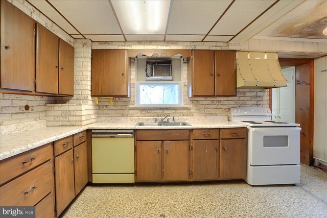 4401 MIDDLE RIDGE RD, Newport, PA 17074