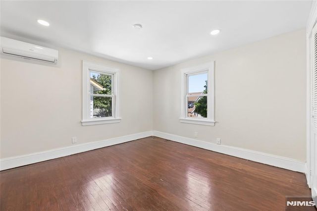 275 Farrant Terrace, Teaneck, NJ 07666